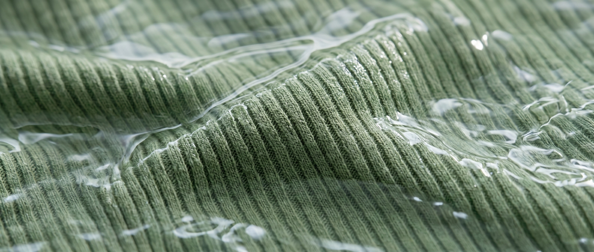 The Chemistry of Colour: Why GLYN & CO. Chooses Low-Impact Dyes